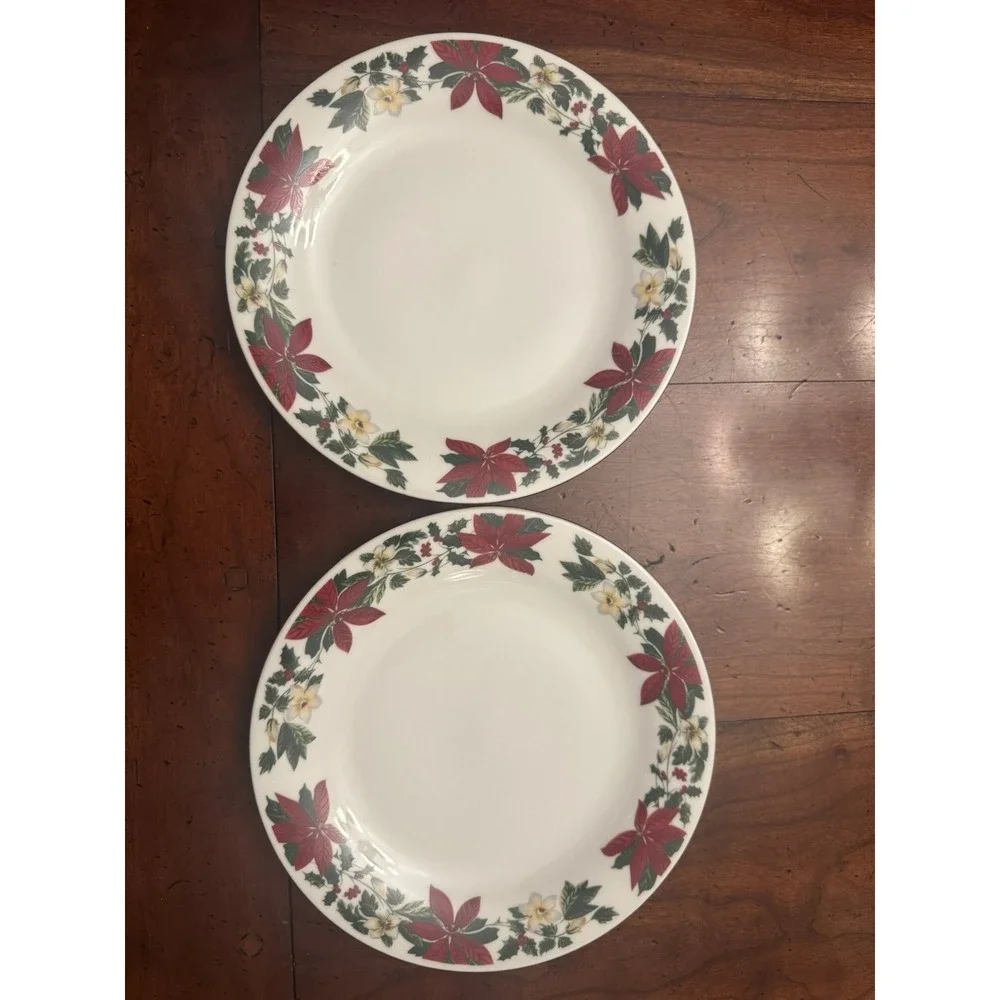 Gibson Poinsettia Cmas Holiday 2 Place Settings: Dinner, Salad, Bowl, Cup &‎ Scr
